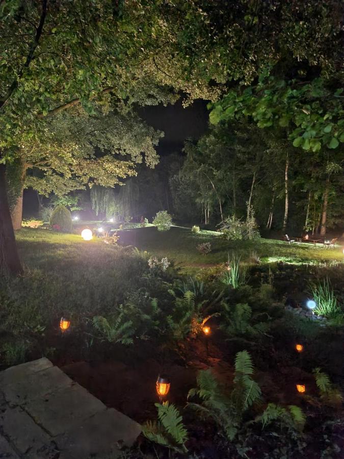 Dom Weselny Pod Kasztanem Hotell Luban Exteriör bild