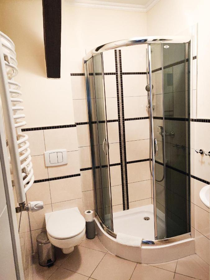 Dom Weselny Pod Kasztanem Hotell Luban Exteriör bild